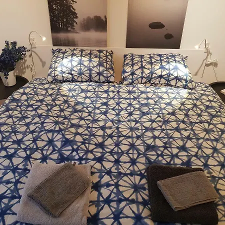 Sand Apartments *