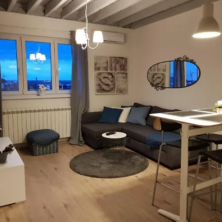 Sand Apartments *